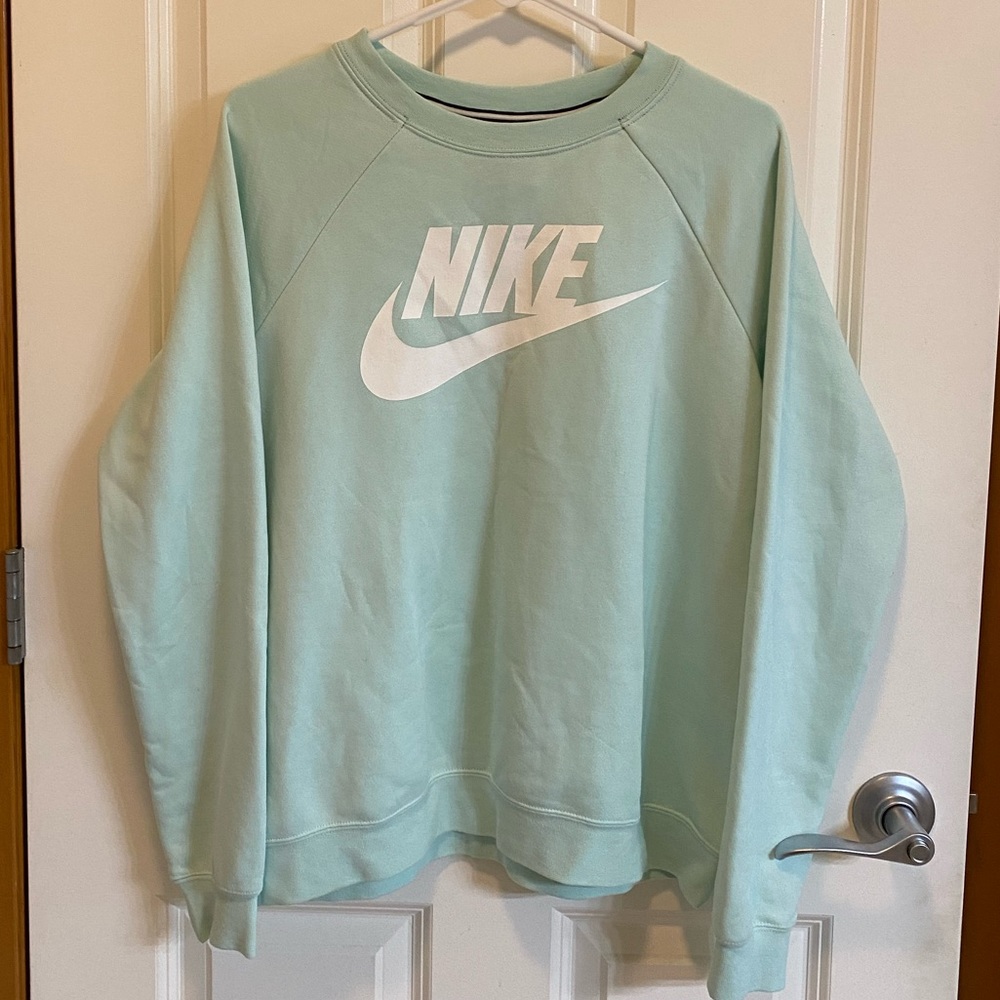 Nike Womens Logo Crew Neck